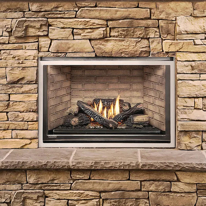 Montigo Divine 38" fireplace, a classic addition to outdoor spaces.