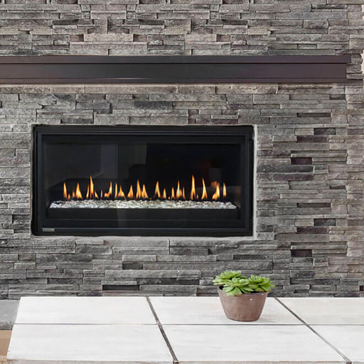 Montigo Phenom 38" fireplace, featuring halogen lighting and remote control.