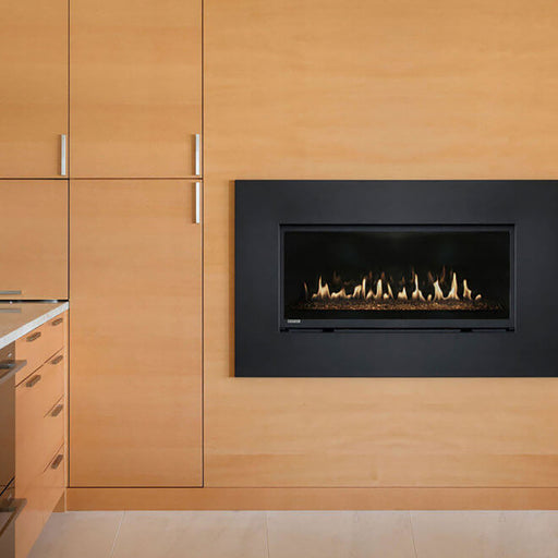 Montigo Phenom 42" fireplace, sleek design with halogen lighting and remote control.